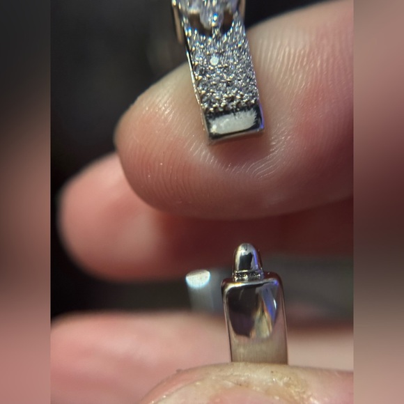 Exquisite 18k White Gold plated Four-Leaf Flower Hinged Rhinestone bangle 16” - Picture 11 of 16